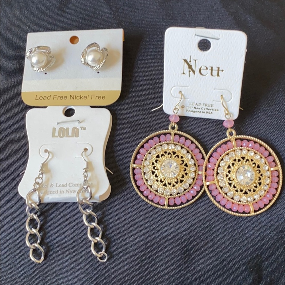 Assorted earrings in assorted colors (3 each)